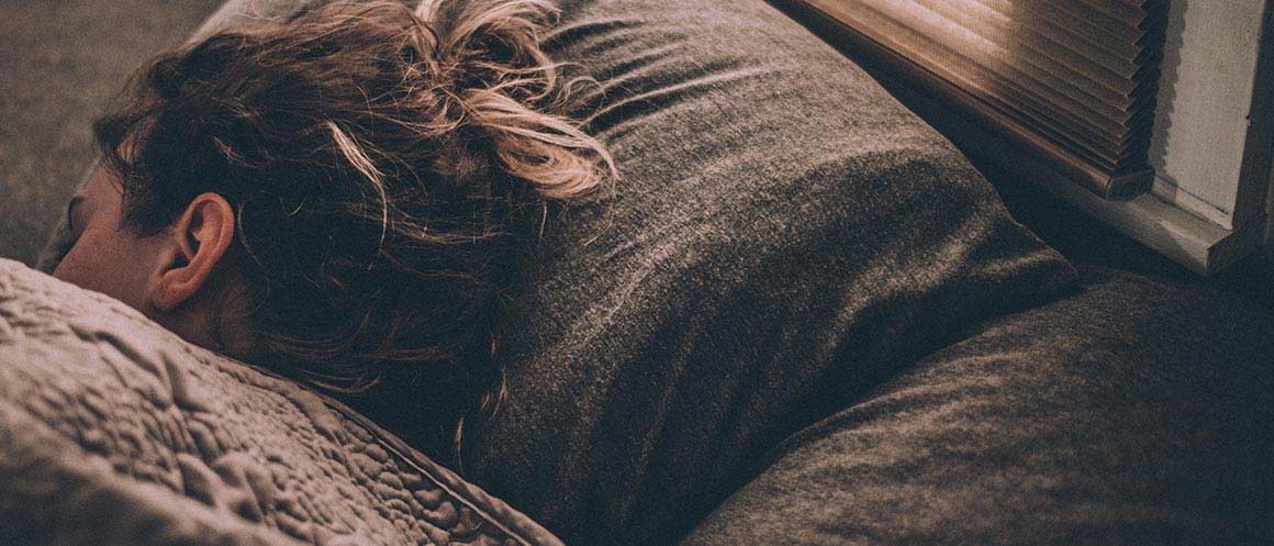 Avonturier Afwezigheid briefpapier Slapen tijdens je menstruatie: hoe je lekkages kunt voorkomen - Natracare